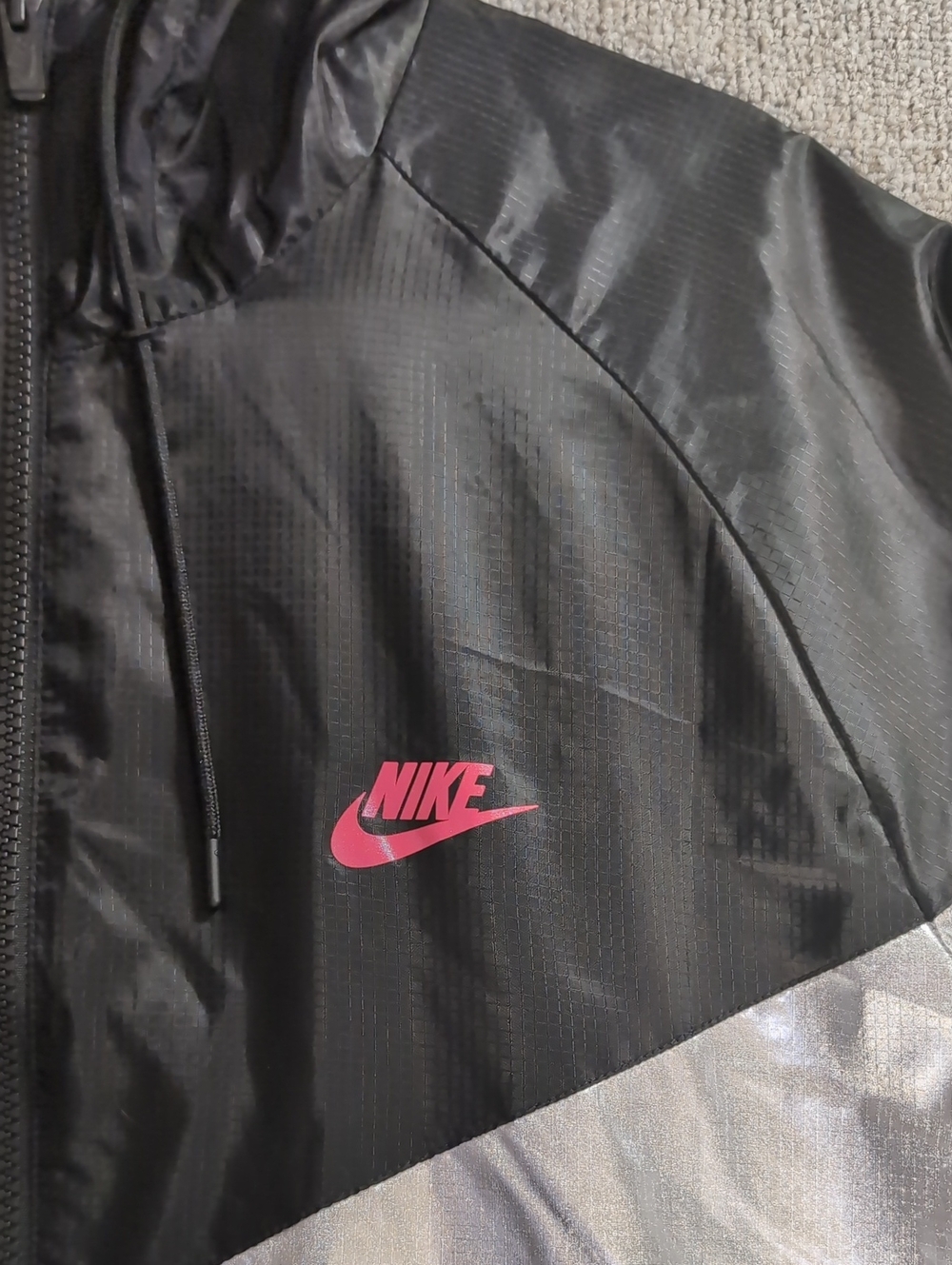 Nike Metallic Windrunner Jacket Size XXL Chrome & Black Reflective - Picture 5 of 14